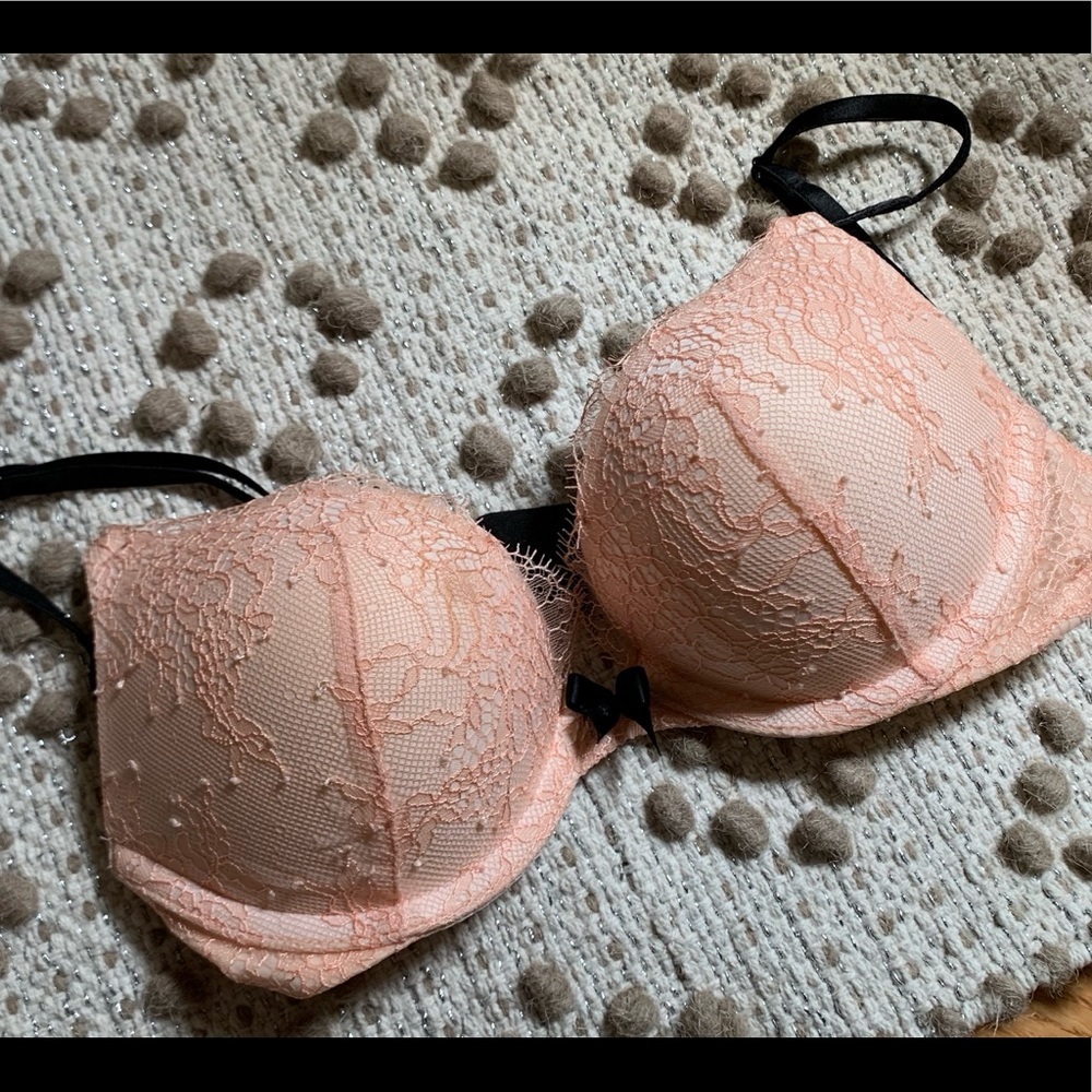 Pink lace VS bra